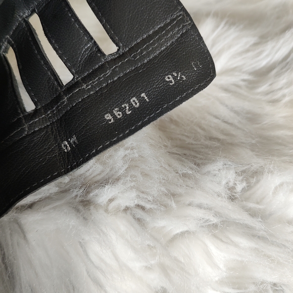 🎉HP🎉 Stuart Weitzman suede Airliner cutout high-heeled ankle boot bootie 9.5 - Picture 9 of 12